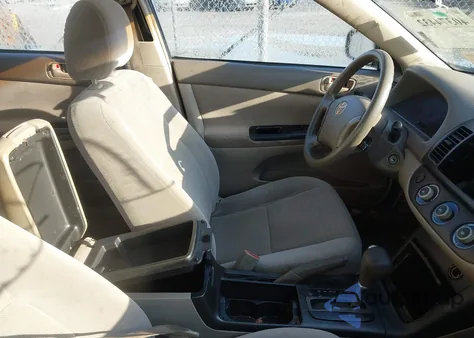 2006 Toyota Camry Le z USA, uszkodzony, nr VIN 4T1BE32K16U701993